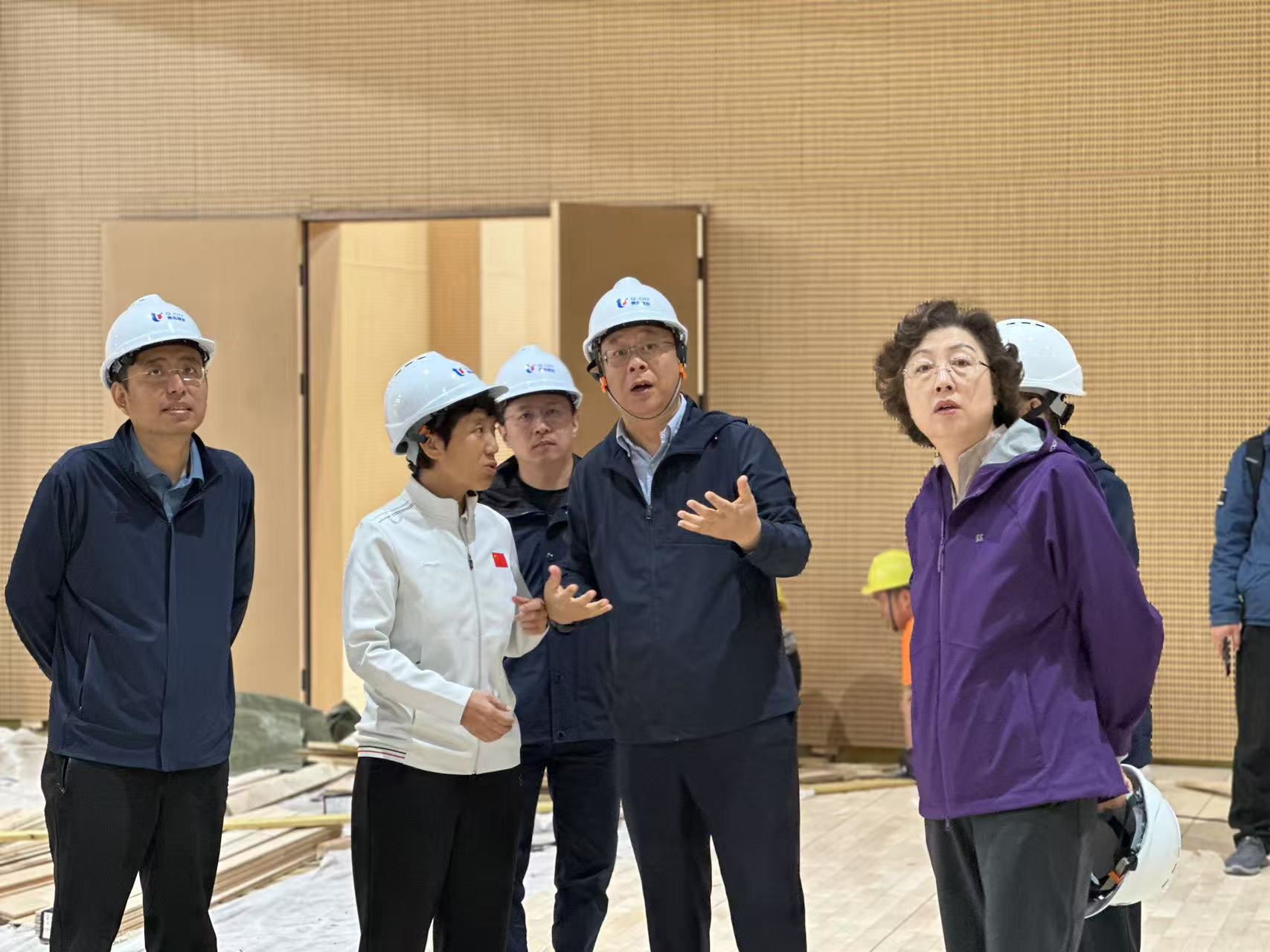 山東省體育局、青島市委領(lǐng)導(dǎo)帶隊(duì)調(diào)研浮山全民健身中心項(xiàng)目
